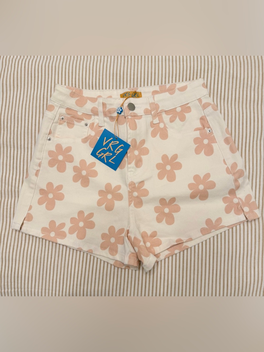 NWT VRG GRL Cream Floral Print Women’s Shorts